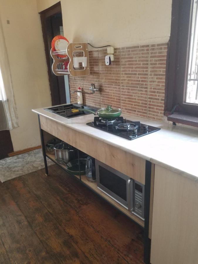 Уиут Ниниа Сад Apartment Tbilisi Exterior photo