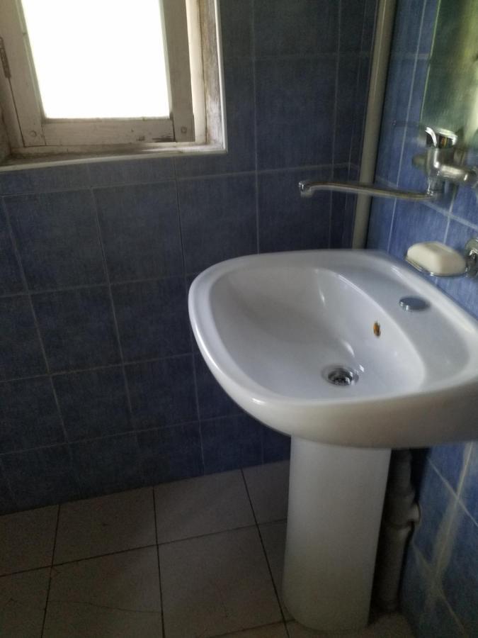 Уиут Ниниа Сад Apartment Tbilisi Exterior photo