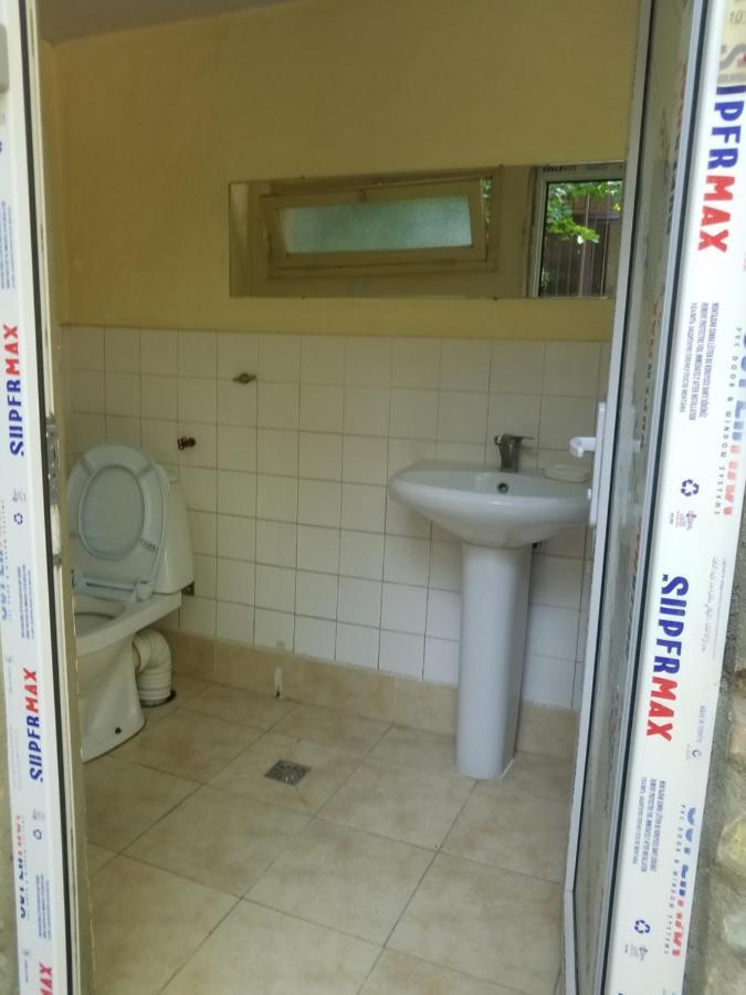 Уиут Ниниа Сад Apartment Tbilisi Exterior photo